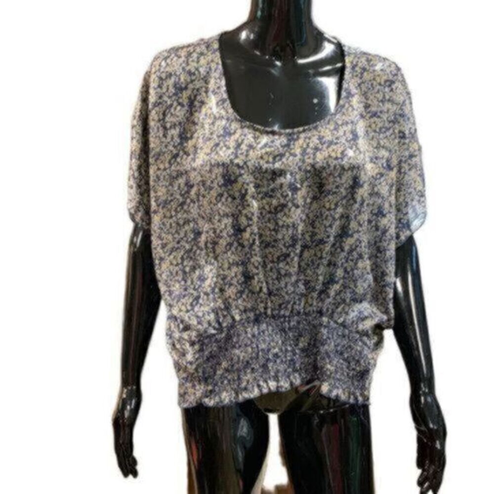 Cedar Tree Blue Floral blouse size medium